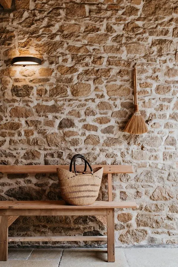 Holiday home L'Ecrin, Loft Atypique Au Coeur D'Un Jardin Verdoyant Villa Landerneau
