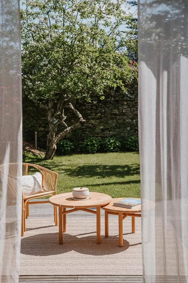 Holiday home L'Ecrin, Loft Atypique Au Coeur D'Un Jardin Verdoyant Villa Landerneau France