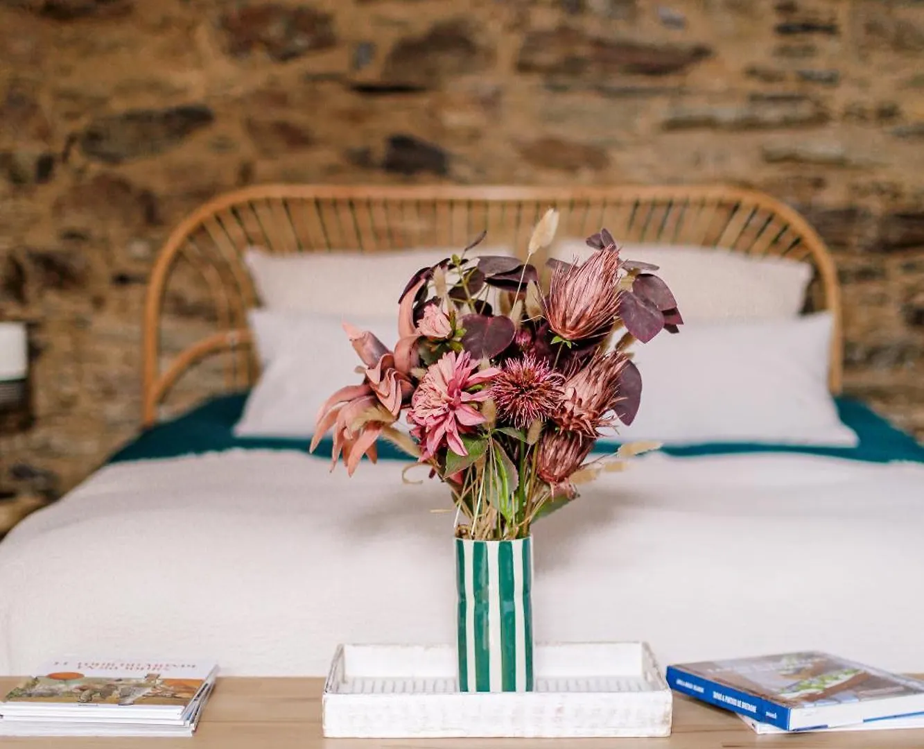 Holiday home L'Ecrin, Loft Atypique Au Coeur D'Un Jardin Verdoyant Villa Landerneau